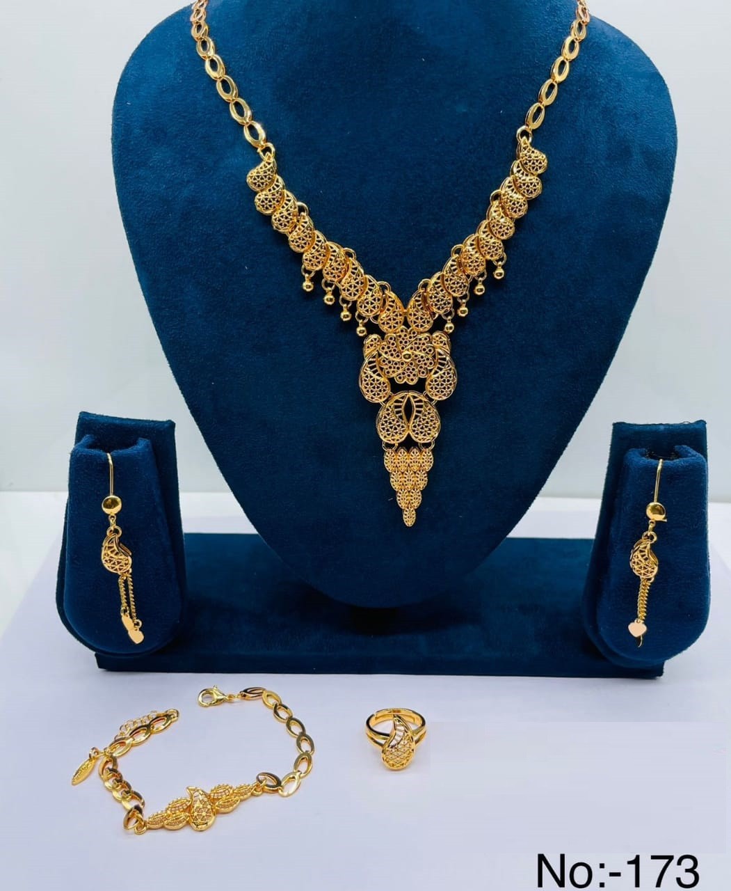 Attractive Gold Plated Necklace with Unique Earrings