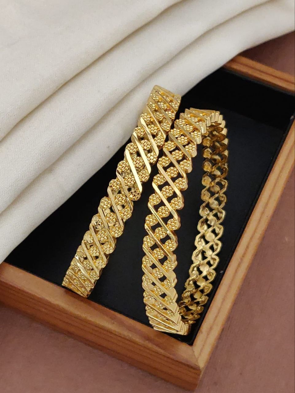 Gold Plated Glittering Bangle Set