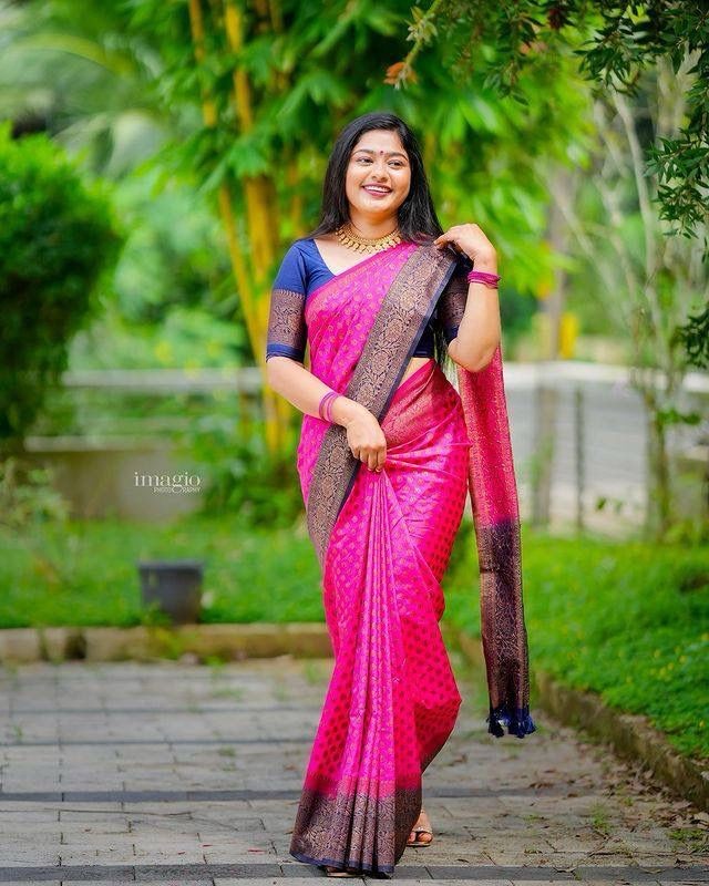 Soft Lichi Silk Saree with Pink Butti